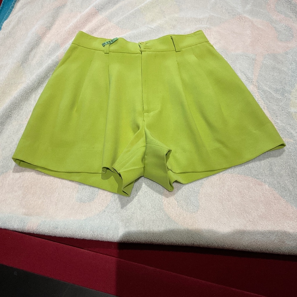 Vertigo Chartreuse Shorts Size 40